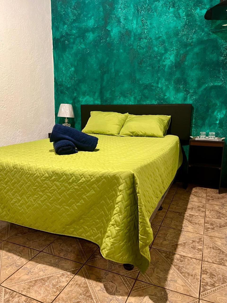 Wonderland Hostel Antigua Екстер'єр фото