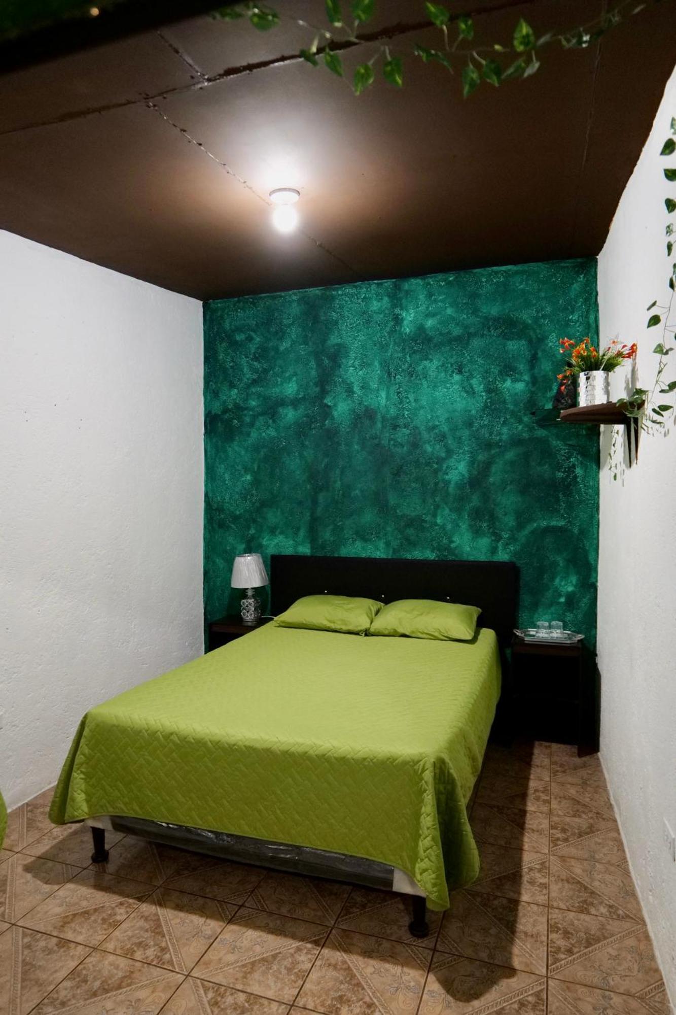 Wonderland Hostel Antigua Екстер'єр фото